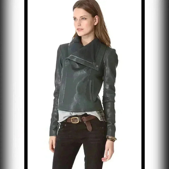 VEDA
Women's Max Classic Smooth Jacket Black Plain Pattern - Picture 9 of 14